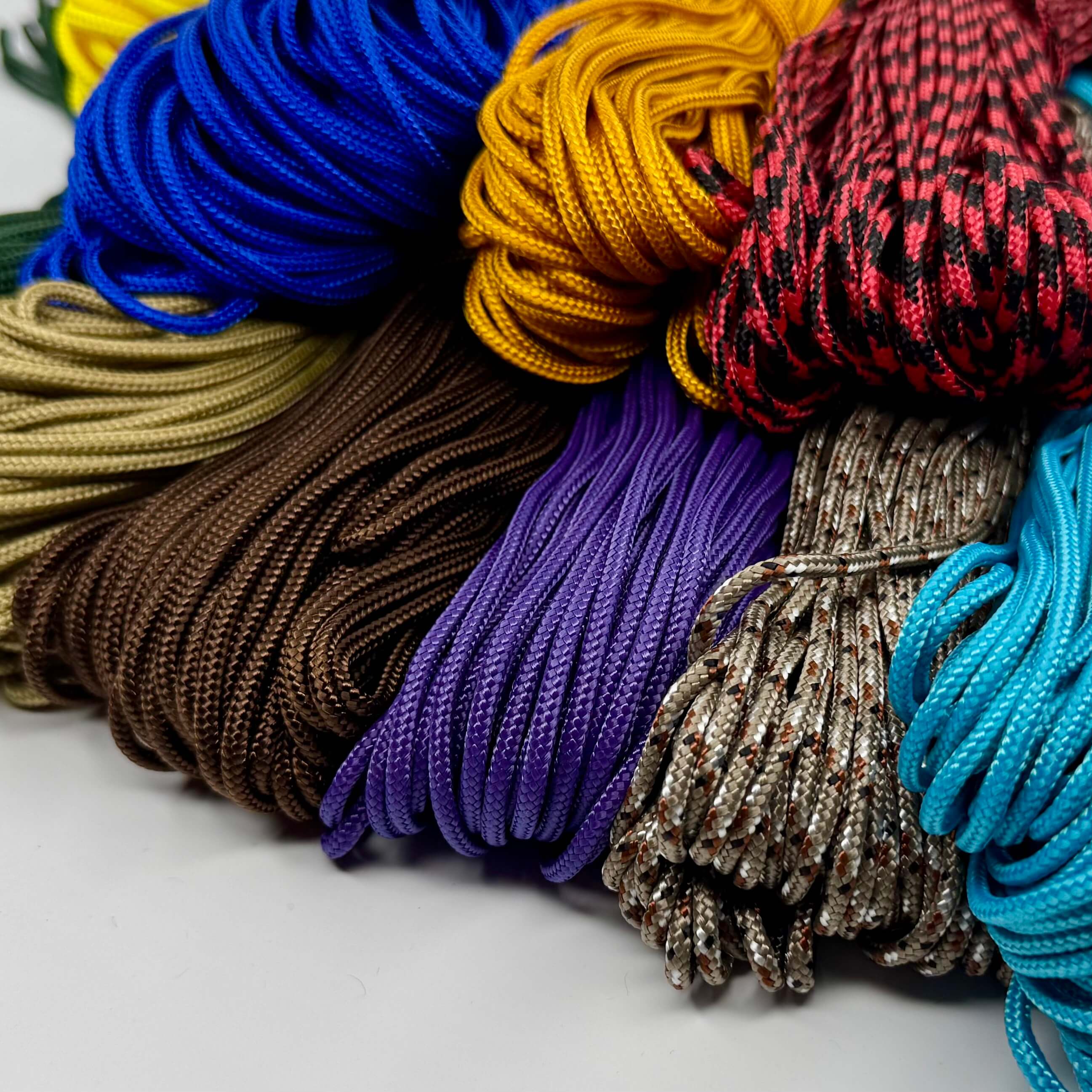 Assorted Bulk 425 Paracord by the Pound