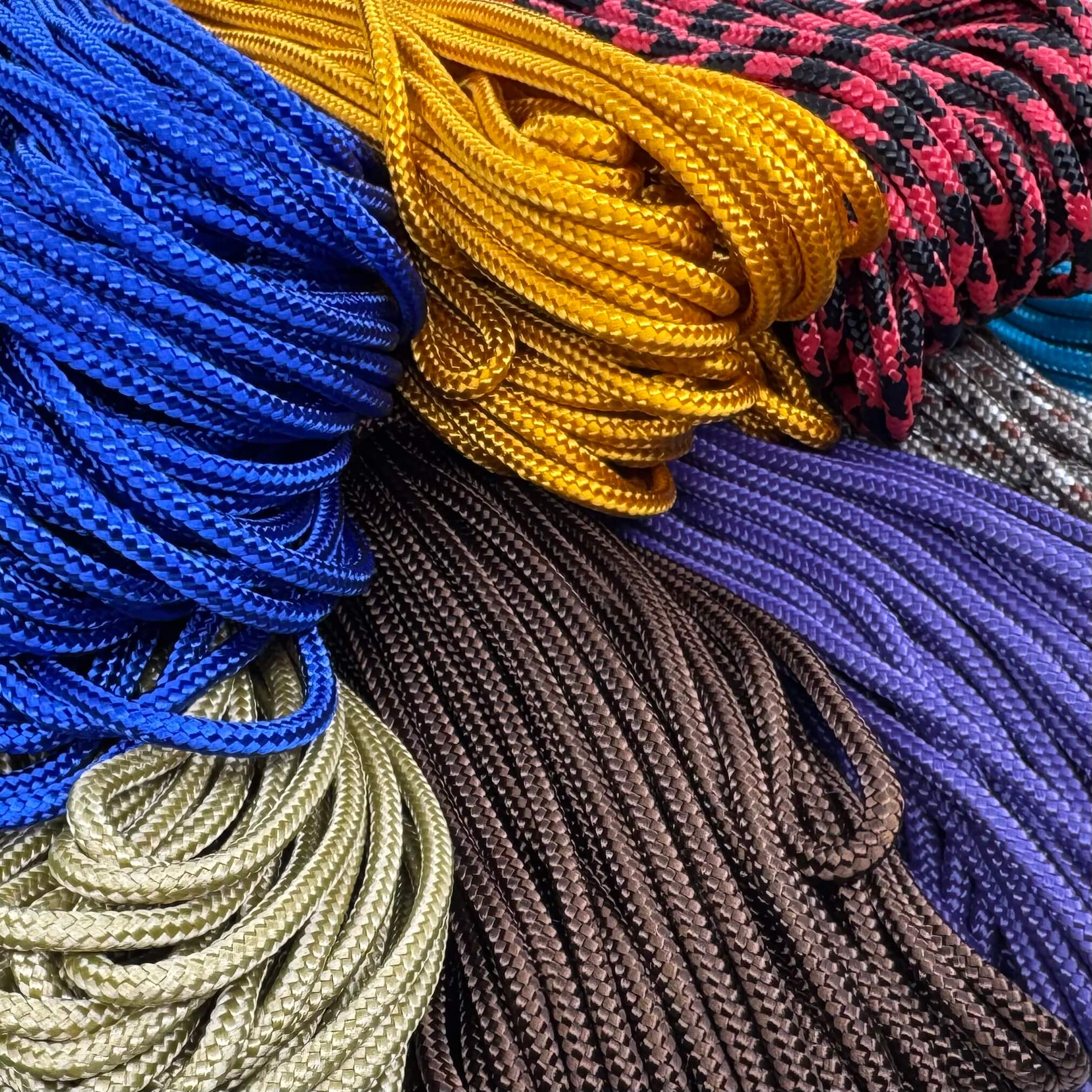 Assorted Bulk 425 Paracord by the Pound