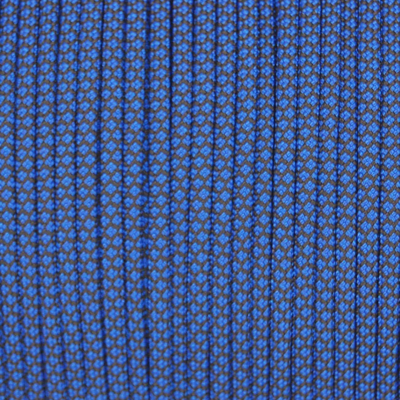 Diamantes azules eléctricos sobre paracord 550 negro