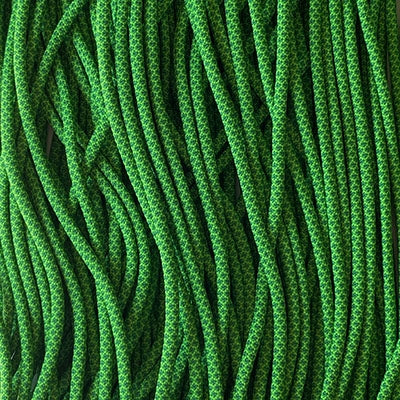 Paracord 550 de color verde hoja con diamantes de piedra verde